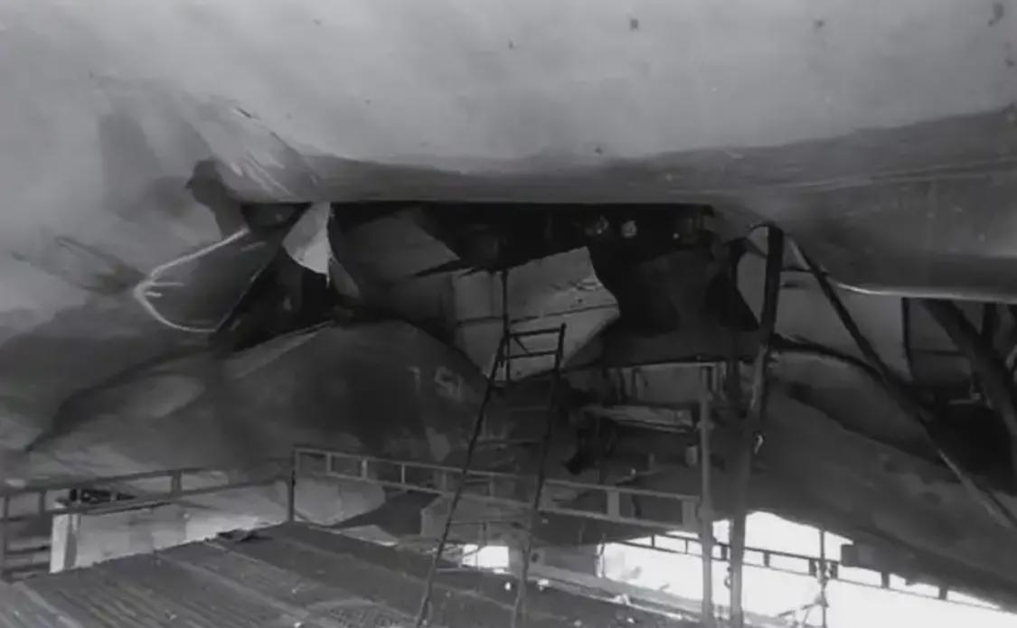  霍尔木兹海峡面临严峻挑战；伊朗潜艇与水雷组合，形成多层威慑。 新闻 霍尔木兹海峡面临严峻挑战；伊朗潜艇与水雷组合，形成多层威慑。 新闻