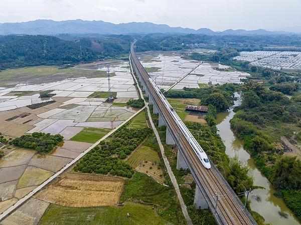  罕见天象重现：春分恰逢龙抬头；本世纪仅三次，民俗养生指南详解。 健康养生