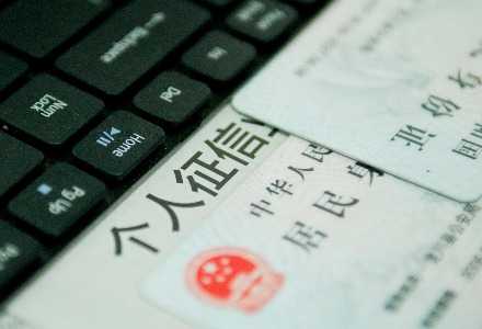  全球贸易观察者：剖析特朗普关税政策的逻辑失效与现实困境 股票财经 全球贸易观察者：剖析特朗普关税政策的逻辑失效与现实困境 股票财经