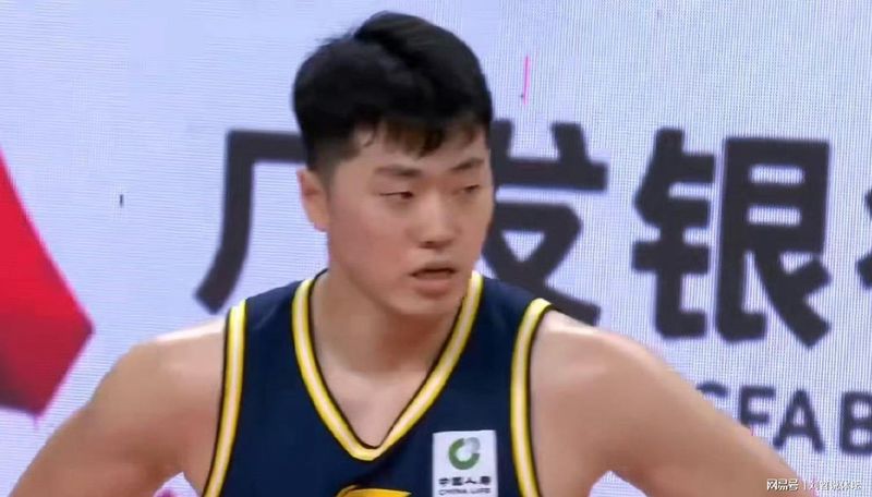  职业球迷的观赛指南：广东对阵山东的深度战术拆解 体育新闻 职业球迷的观赛指南：广东对阵山东的深度战术拆解 体育新闻