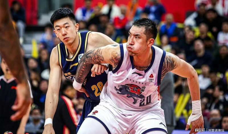  职业球迷的观赛指南：广东对阵山东的深度战术拆解 体育新闻 职业球迷的观赛指南：广东对阵山东的深度战术拆解 体育新闻