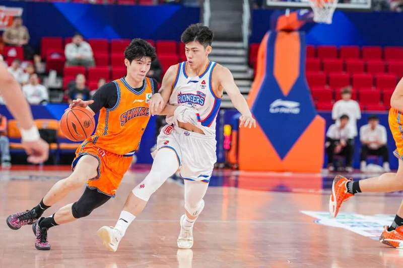  绝密连胜轨迹：上海男篮的冠军拼图与野心 体育新闻