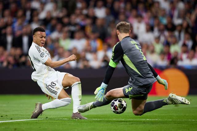  那一夜的伯纳乌，40岁的他让世界记住什么叫“越老越妖” 体育新闻